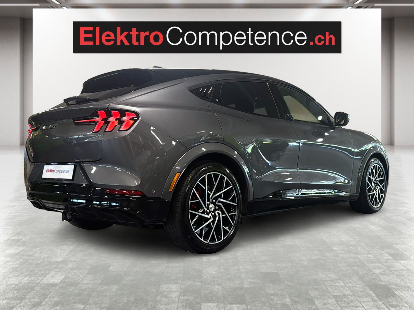 FORD Mustang MACH-E GT AWD 91 kWh, Electric, Second hand / Used, Automatic - 5
