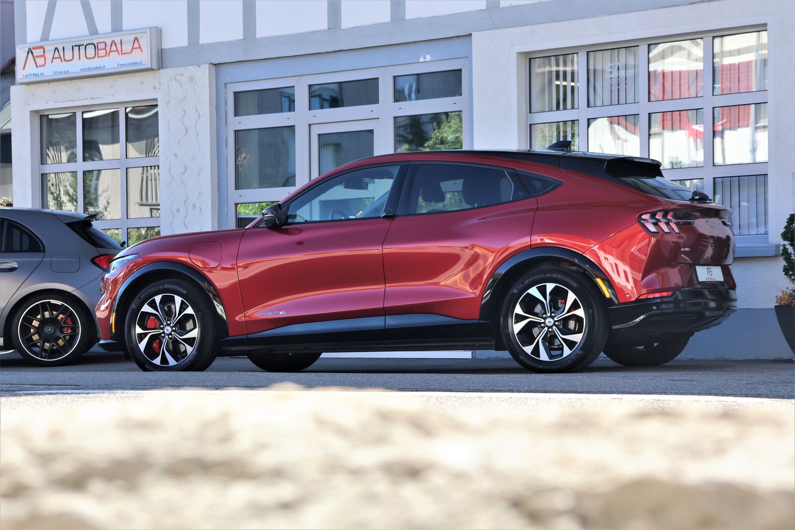 FORD Mustang MACH-E AWD 72.6 kWh, Elektro, Occasion / Gebraucht, Automatik - 4