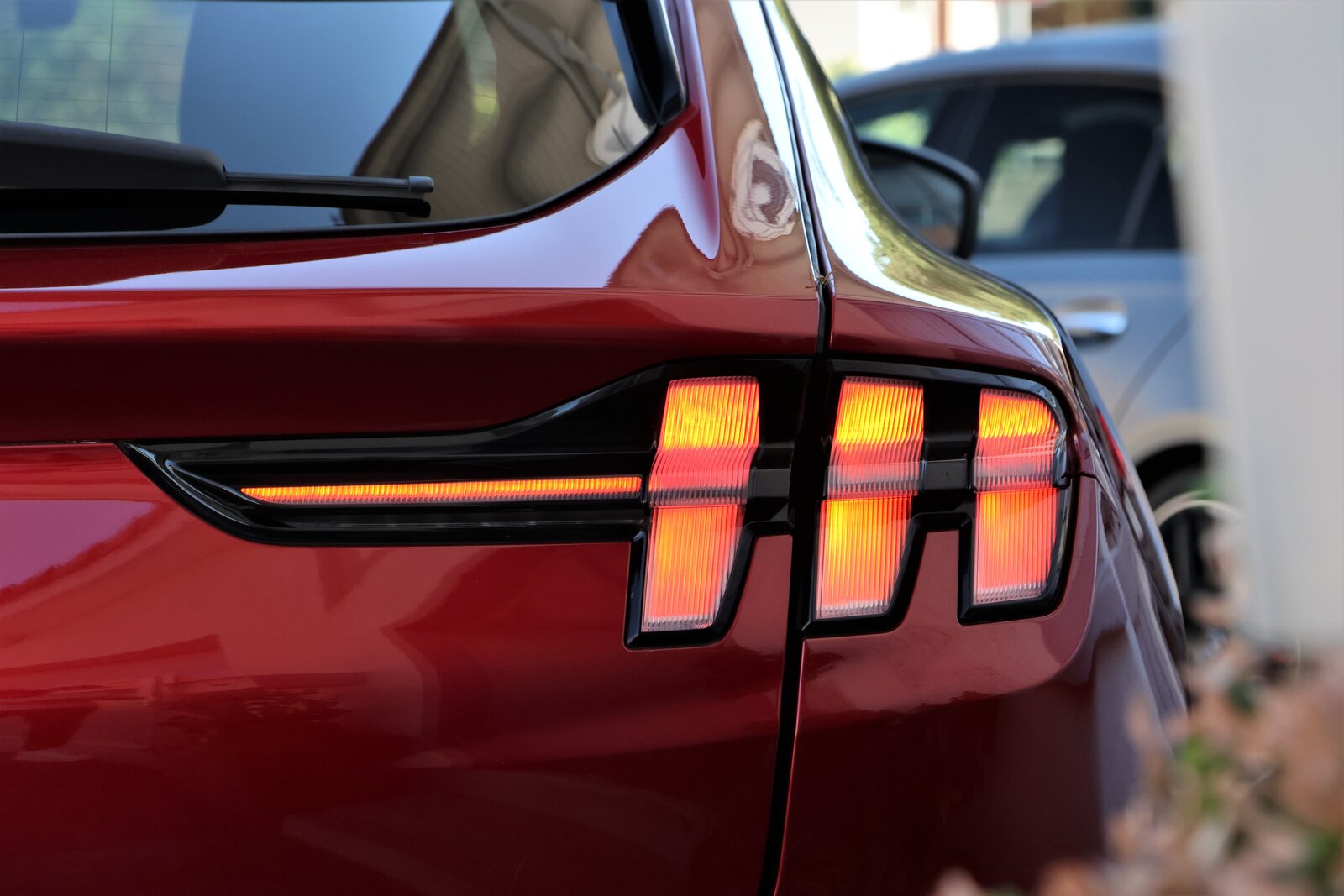 FORD Mustang MACH-E AWD 72.6 kWh, Elektro, Occasion / Gebraucht, Automatik - 6