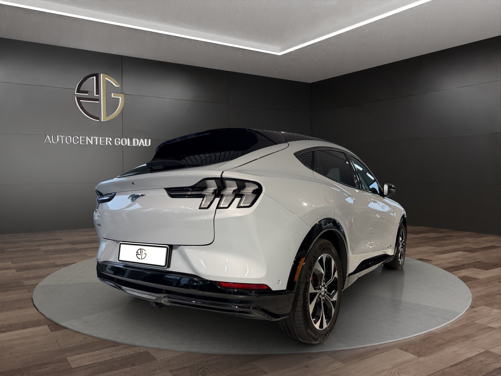 FORD Mustang MACH-E Premium AWD 99 kWh, Elettrica, Occasioni / Usate, Automatico - 4