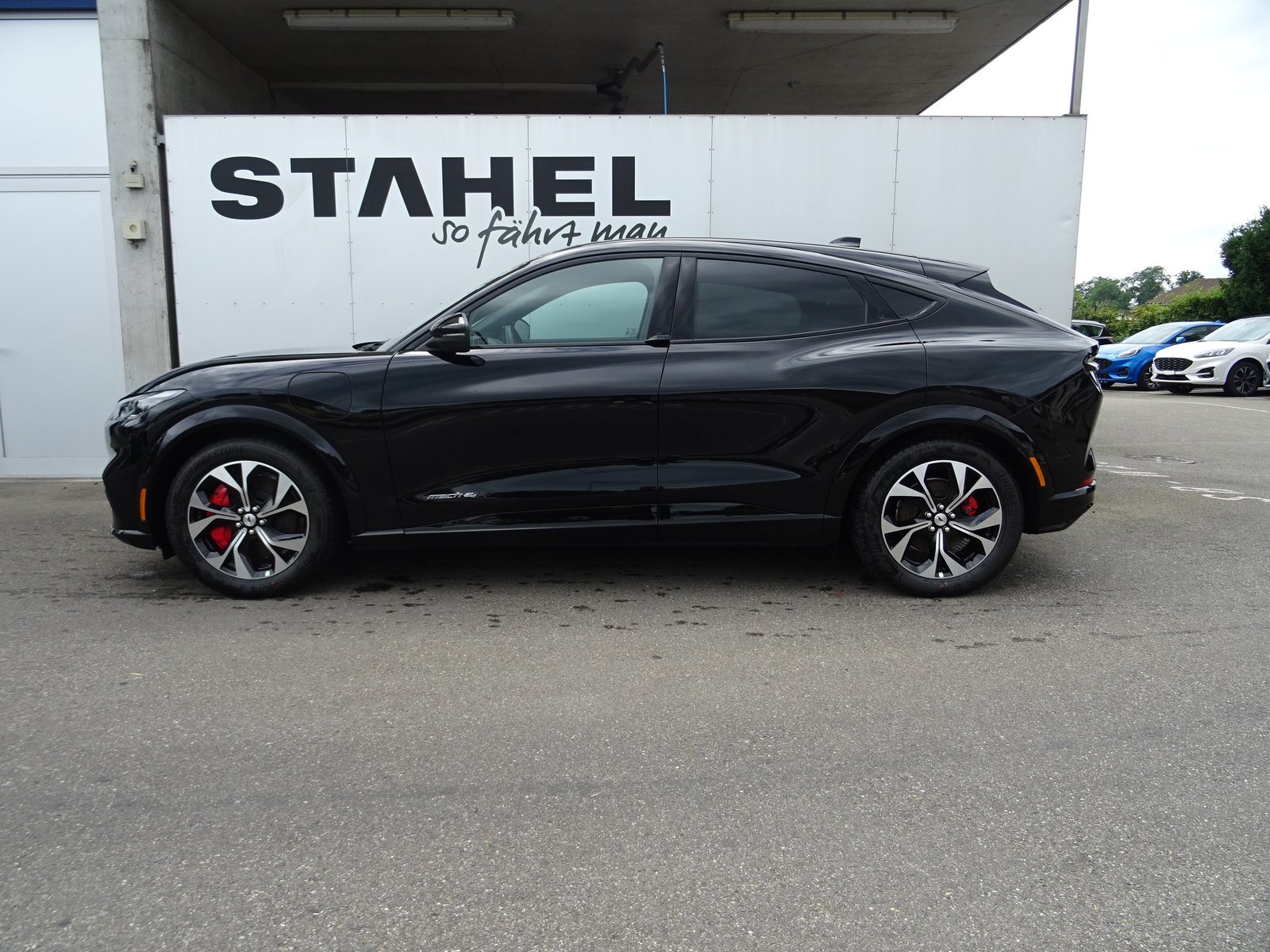FORD Mustang Mach-E Extended AWD, Elektro, Vorführwagen, Automatik - 2