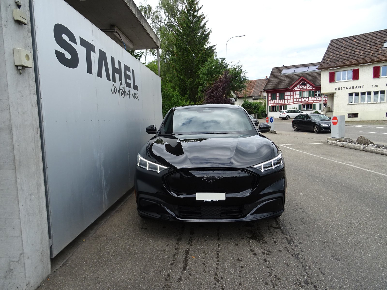 FORD Mustang Mach-E Extended AWD, Elektro, Vorführwagen, Automat