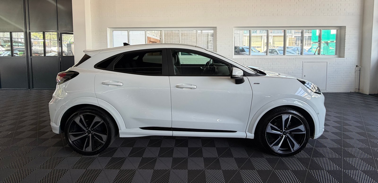 FORD Puma 1.0 SCTi ST-Line X Automat, Benzin, Occasion / Gebraucht, Automatik - 2