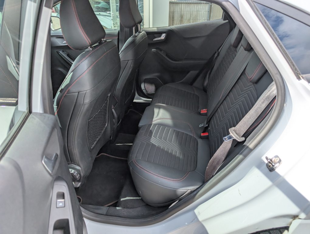 FORD PUMA 1.0 EcoB Hybrid 125 ST-Line X, Mild-Hybrid Petrol/Electric, Second hand / Used, Automatic - 7