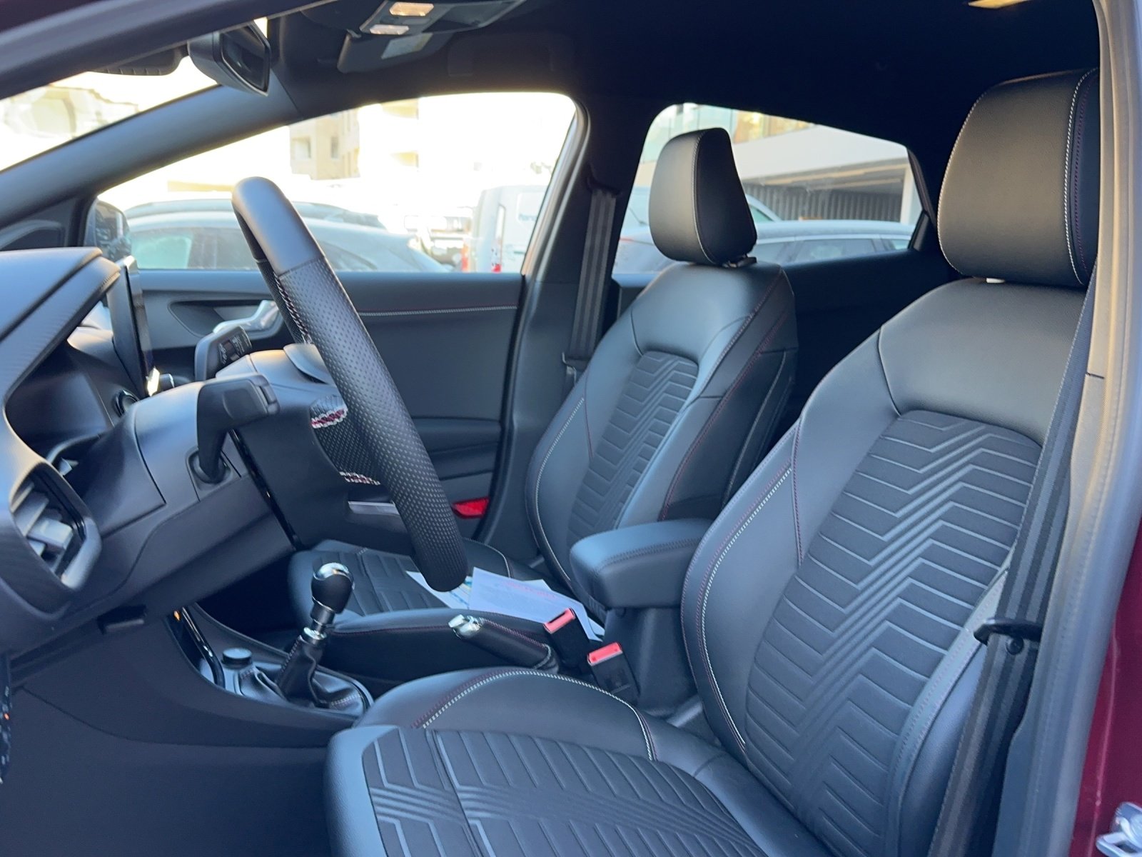 FORD Puma 1.0i EcoBoost Hybrid 125 PS ST-Line X "VIVID RUBY EDITI, Mild-Hybrid Petrol/Electric, Ex-demonstrator, Manual - 7