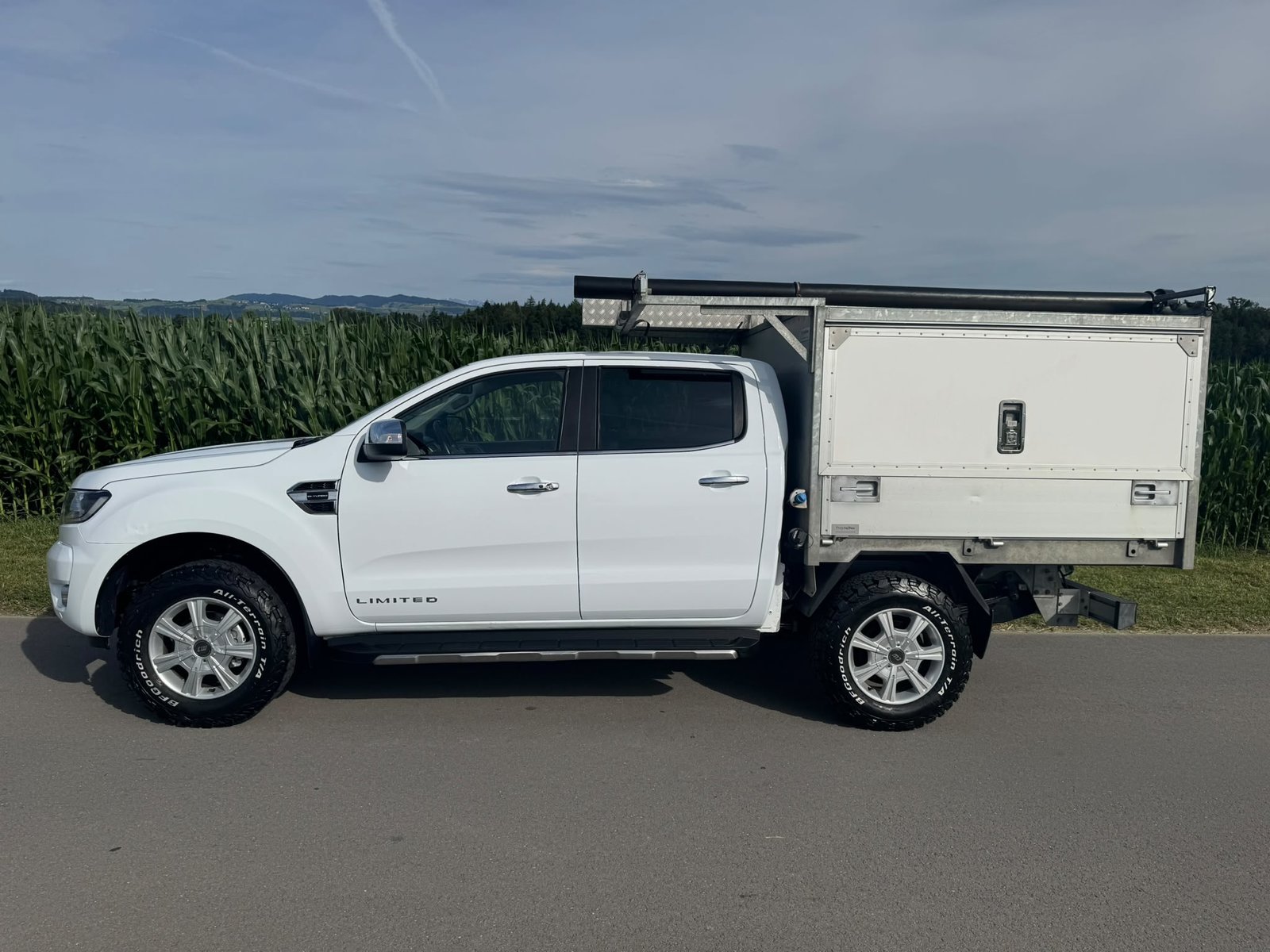FORD Ranger Limited 2.0 Eco Blue 4x4 4x4 Automat mit 3500 KG, Diesel, Second hand / Used, Automatic - 3
