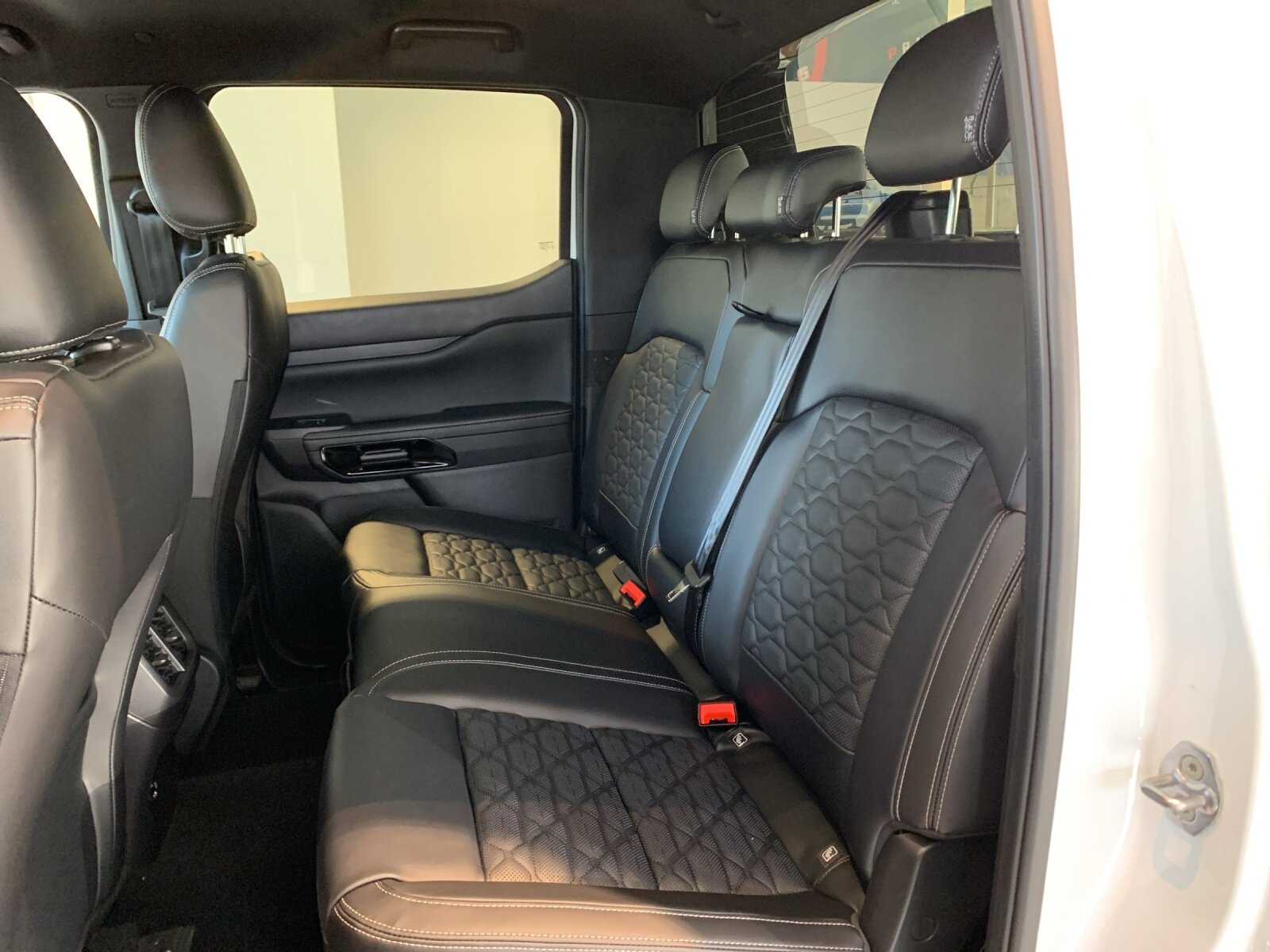 FORD Ranger DKab.Pick-up 2.3 EcoBoost 4x4 Platinum PHEV, Plug-in-Hybrid Petrol/Electric, New car, Automatic - 6