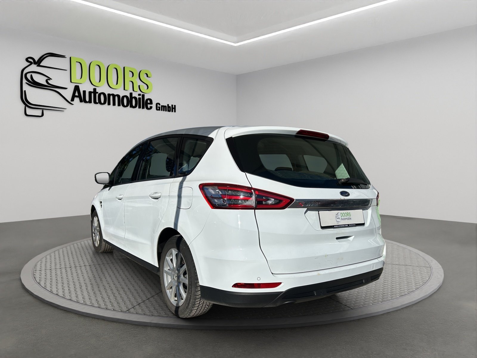 FORD S-Max 2.0 TDCi Business Automatic, Diesel, Second hand / Used, Automatic - 4