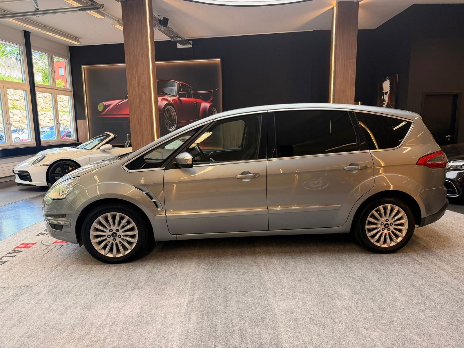 FORD S-Max 2.0i 16V Titanium, Petrol, Second hand / Used, Manual - 5