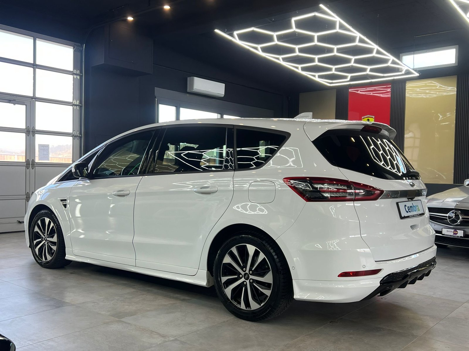 FORD S-Max 2.5 FHEV ST-Line 7 Plätzer, Hybride Intégral Essence/Électricité, Occasion / Utilisé, Automatique - 7
