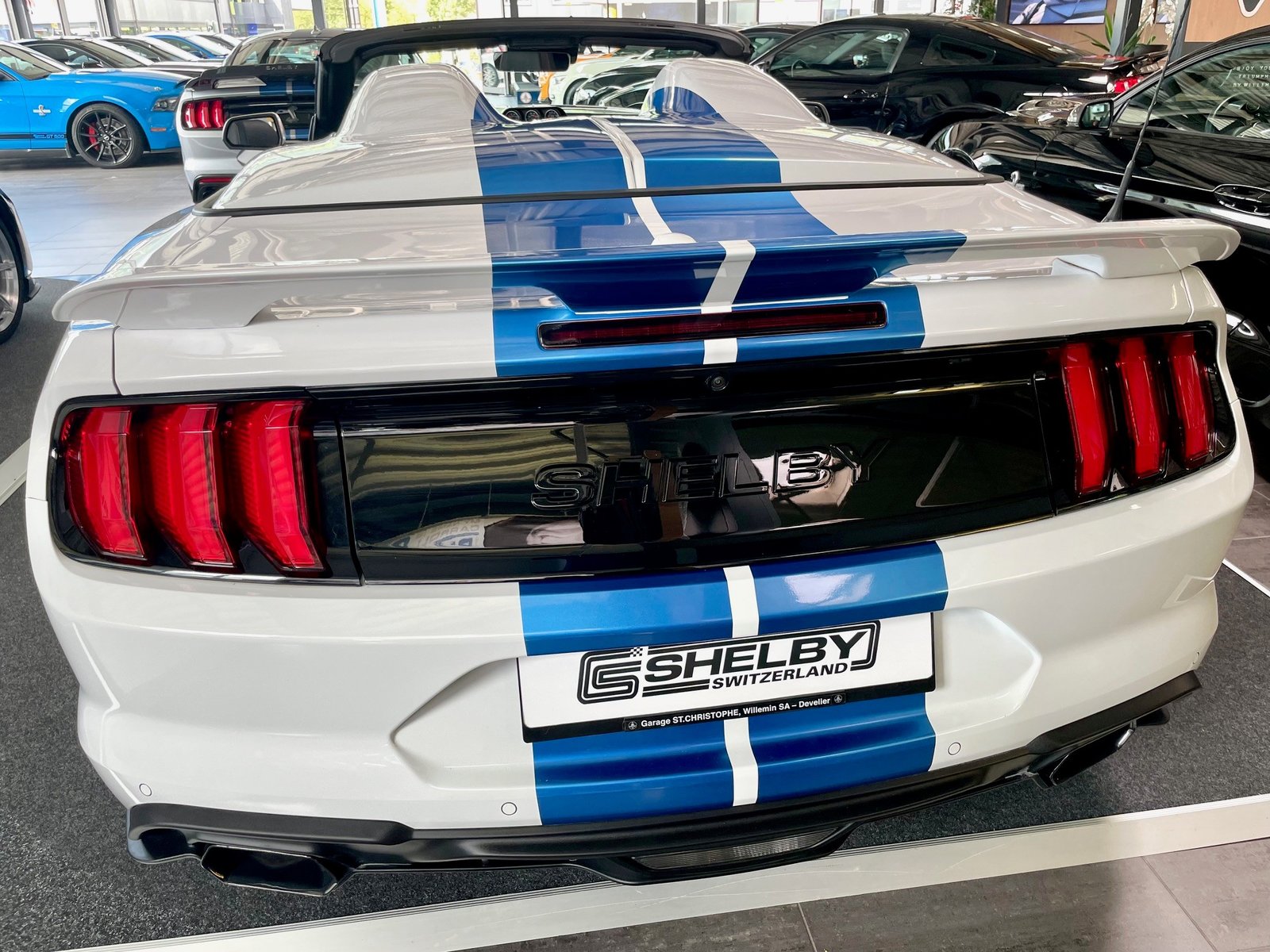 FORD Shelby Supersnake Speedster, Essence, Occasion / Utilisé, Automatique - 4