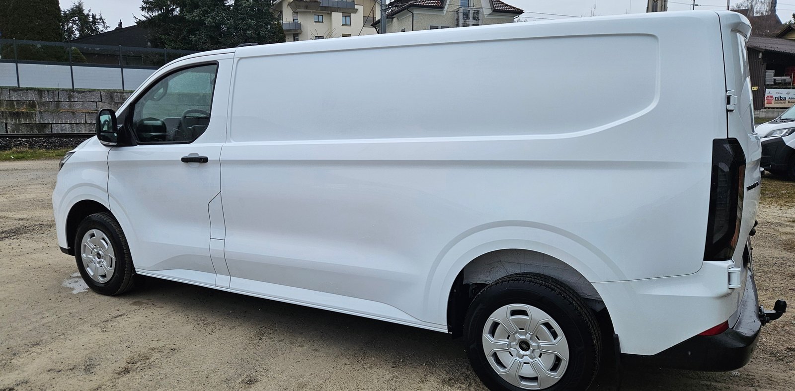 FORD Spez.-Preis L2H1 320 mit Automat 136 Ps mit AHK. LED a, Diesel, Voiture nouvelle, Automatique - 2