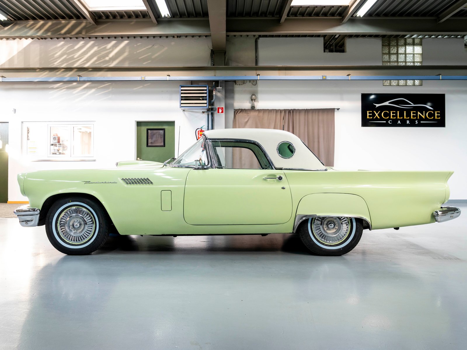 FORD Thunderbird 5.2 Liter V8 245PS, Essence, Occasion / Utilisé, Automatique - 4