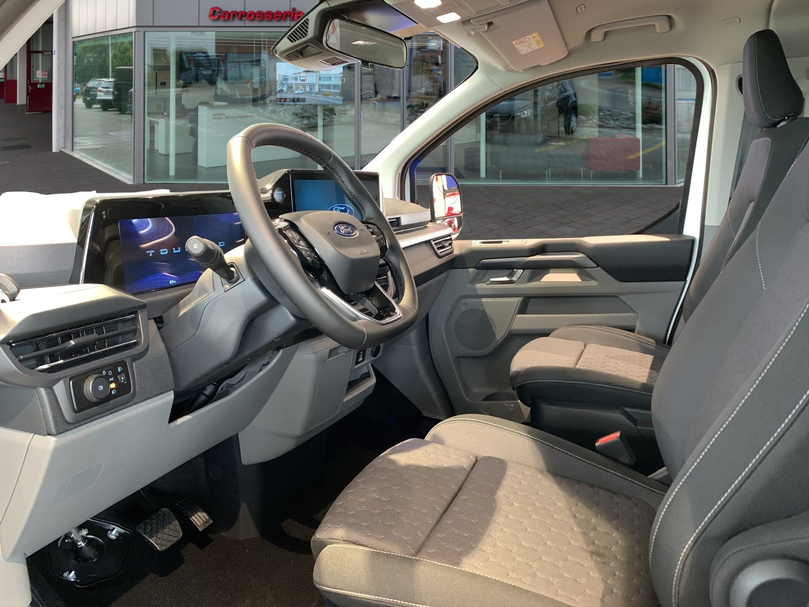 FORD Tourneo C Bus 320 L1 2.0 EcoBlue 170 Titanium, Diesel, Occasioni / Usate, Automatico - 7