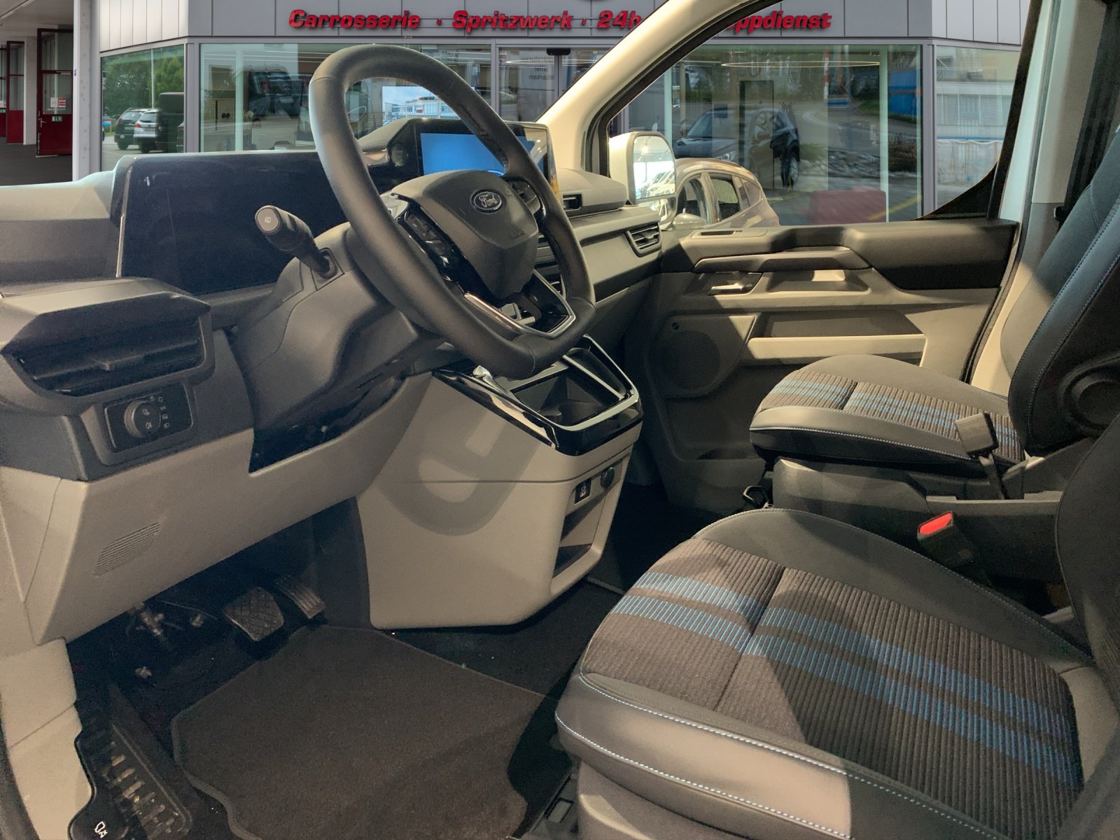 FORD Tourneo C Bus 320 L1 2.0 EcoBlue 170 Sport, Diesel, Occasion / Gebraucht, Automatik - 7