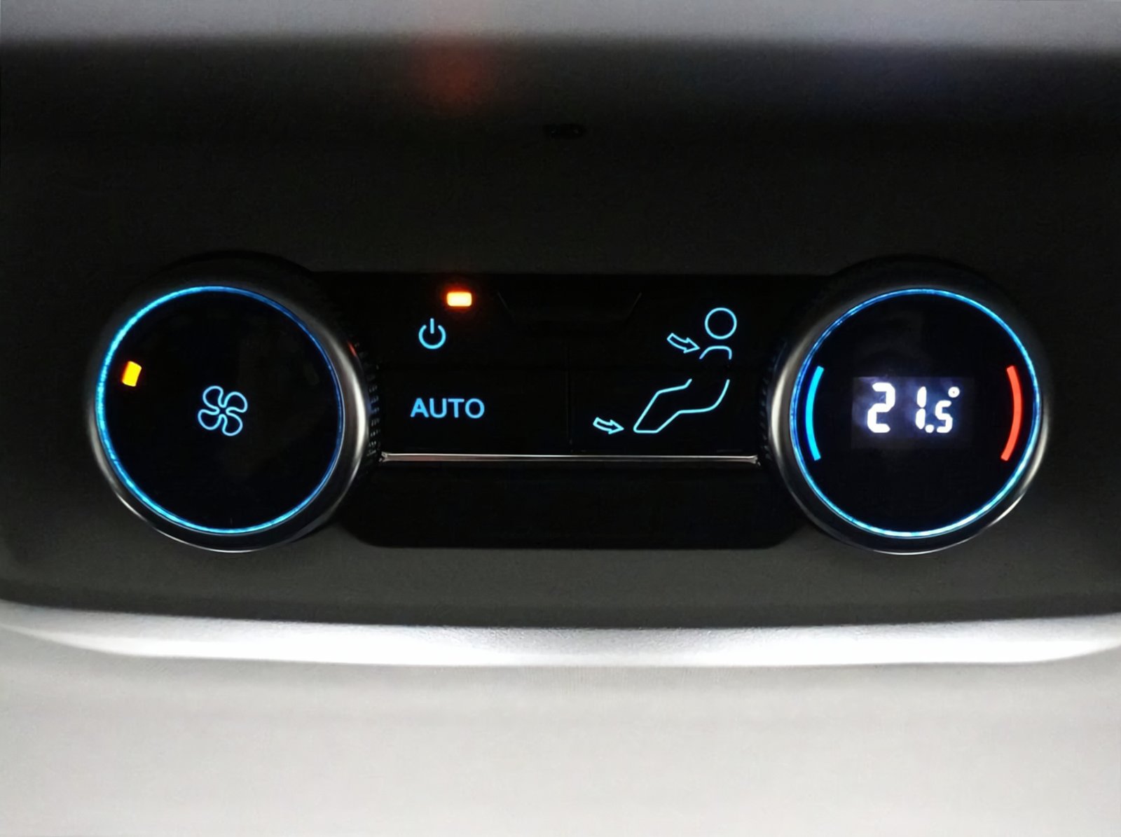 FORD Tourneo C Bus 320 L2 2.0 EcoBlue 170 Titanium X, Diesel, Auto nuove, Automatico - 7