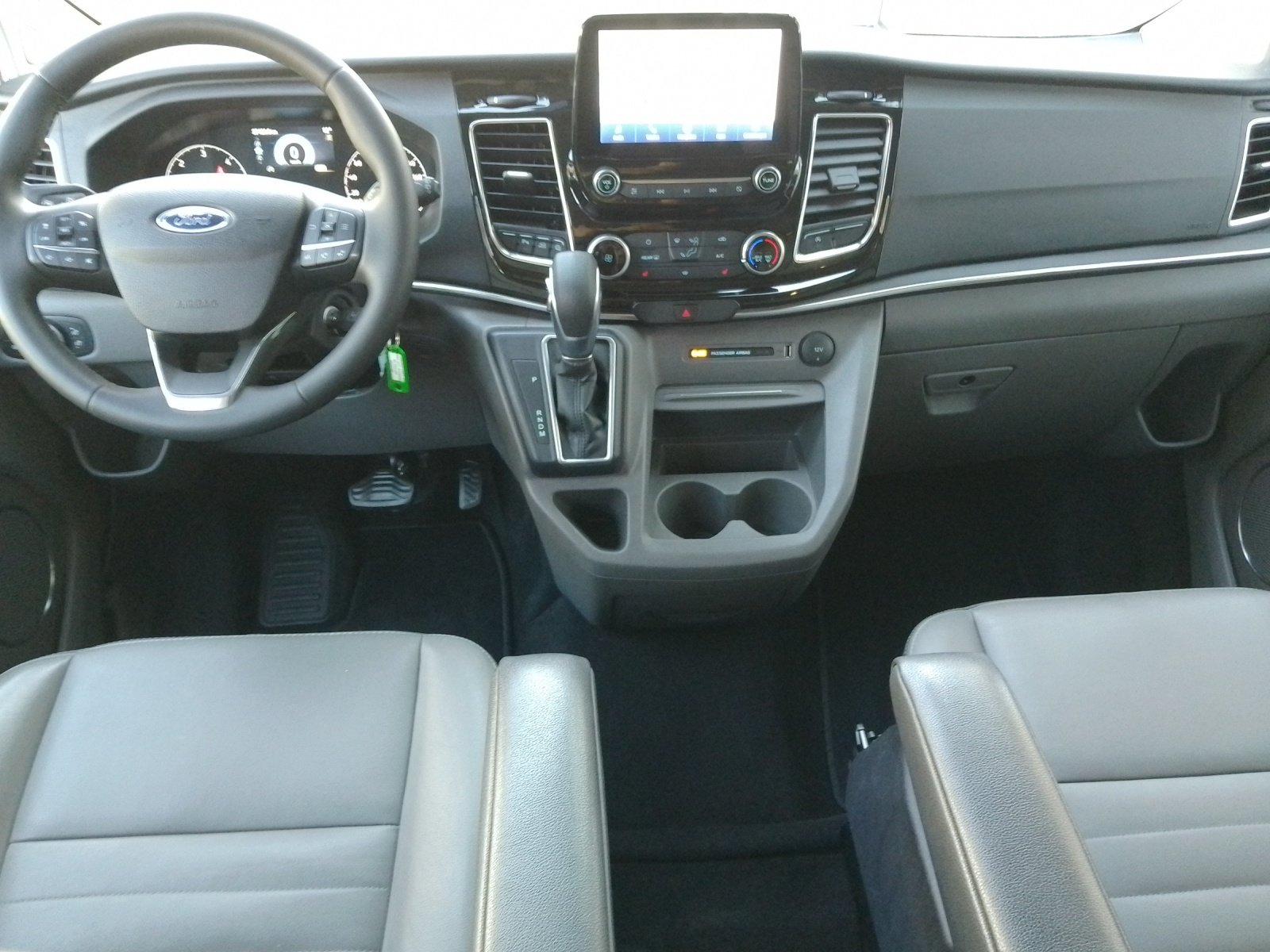 FORD Tourneo C Bus 320 L1 2.0 TDCi 170 Titanium X, Diesel, Occasion / Gebraucht, Automatik - 5