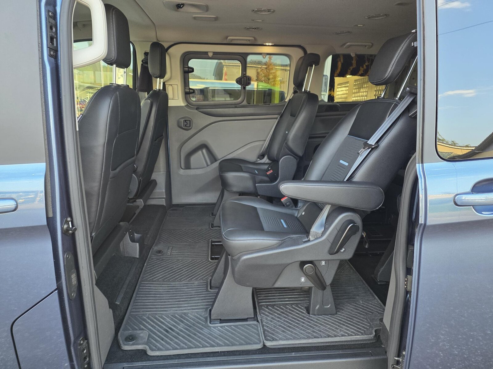 FORD Tourneo C Bus 320 L1 2.0 TDCi 170 Active, Diesel, Occasion / Utilisé, Automatique - 7