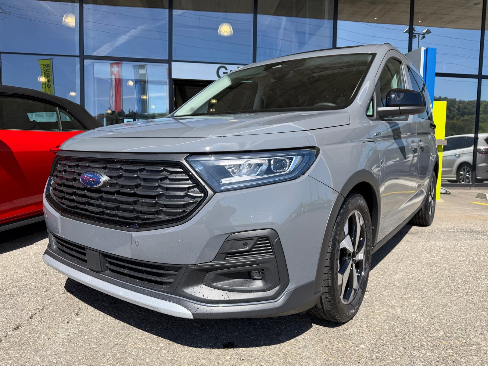 FORD Tourneo Connect 1.5 PHEV Active Automat
