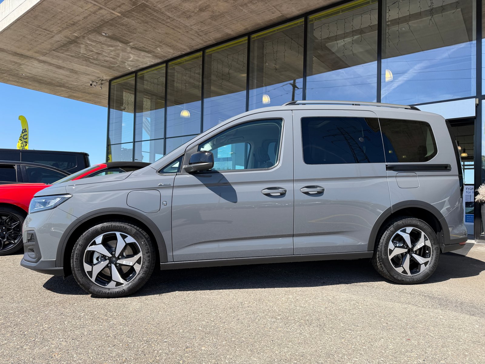 FORD Tourneo Connect 1.5 PHEV Active Automat, Plug-in-Hybrid Benzina/Elettrica, Auto nuove, Automatico - 3