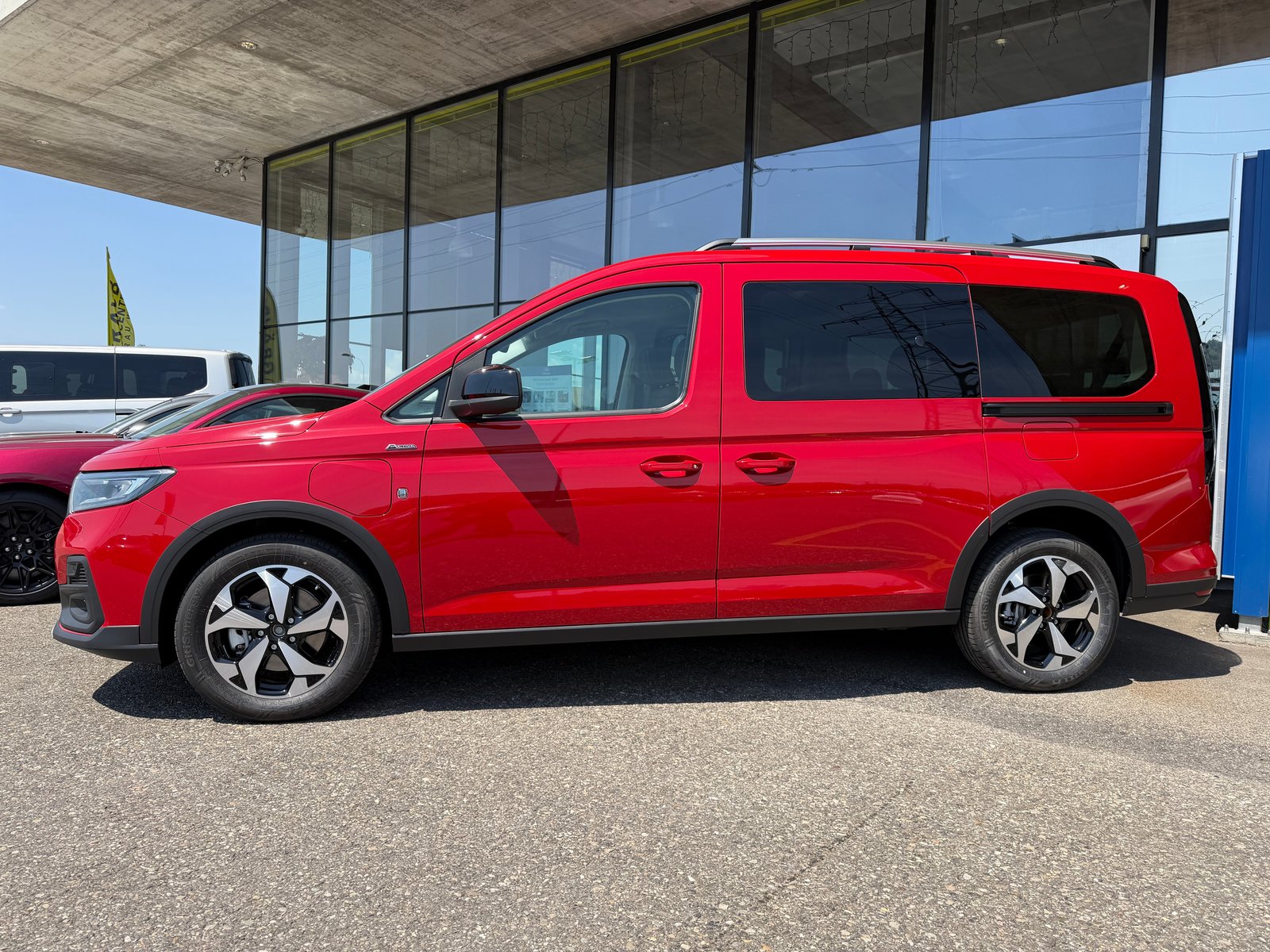 FORD Grand Tourneo Connect 1.5 PHEV Active Automat, Plug-in-Hybrid Petrol/Electric, New car, Automatic - 4