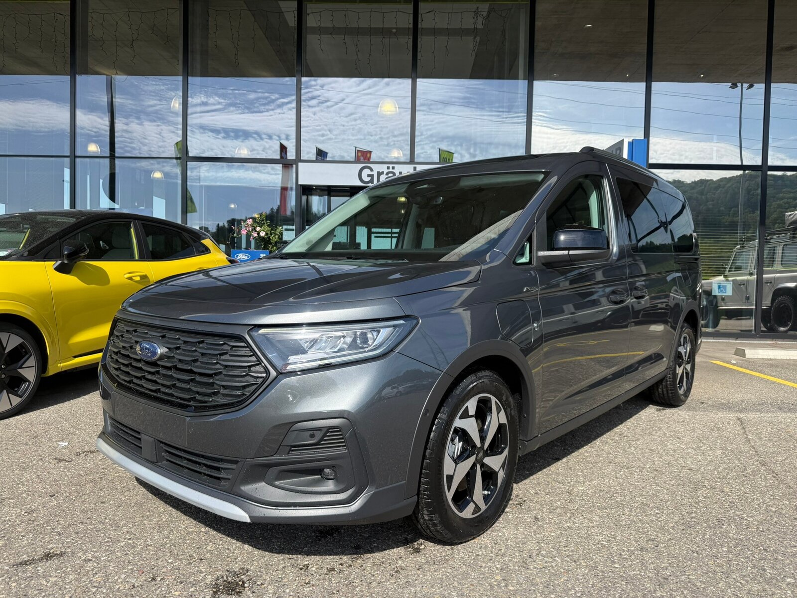 FORD Grand Tourneo Connect 1.5 PHEV Active Automat - 5 PLÄT