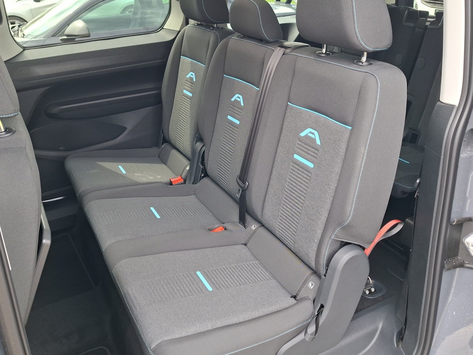 FORD Tourneo Connect 1.5 PHEV Active Automatique, Hybride Rechargeable Essence/Électricité, Voiture nouvelle, Automatique - 7