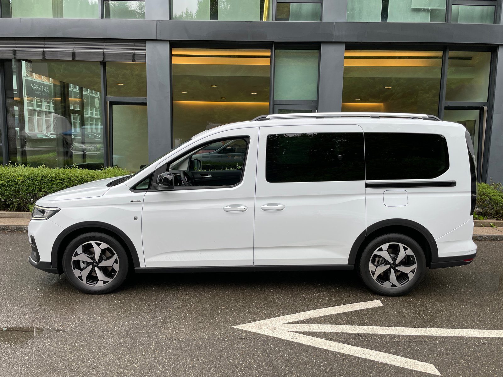 FORD Grand Tourneo Connect Active, ALLRAD, 7-Sitze, Diesel, Auto nuove, Manuale - 2