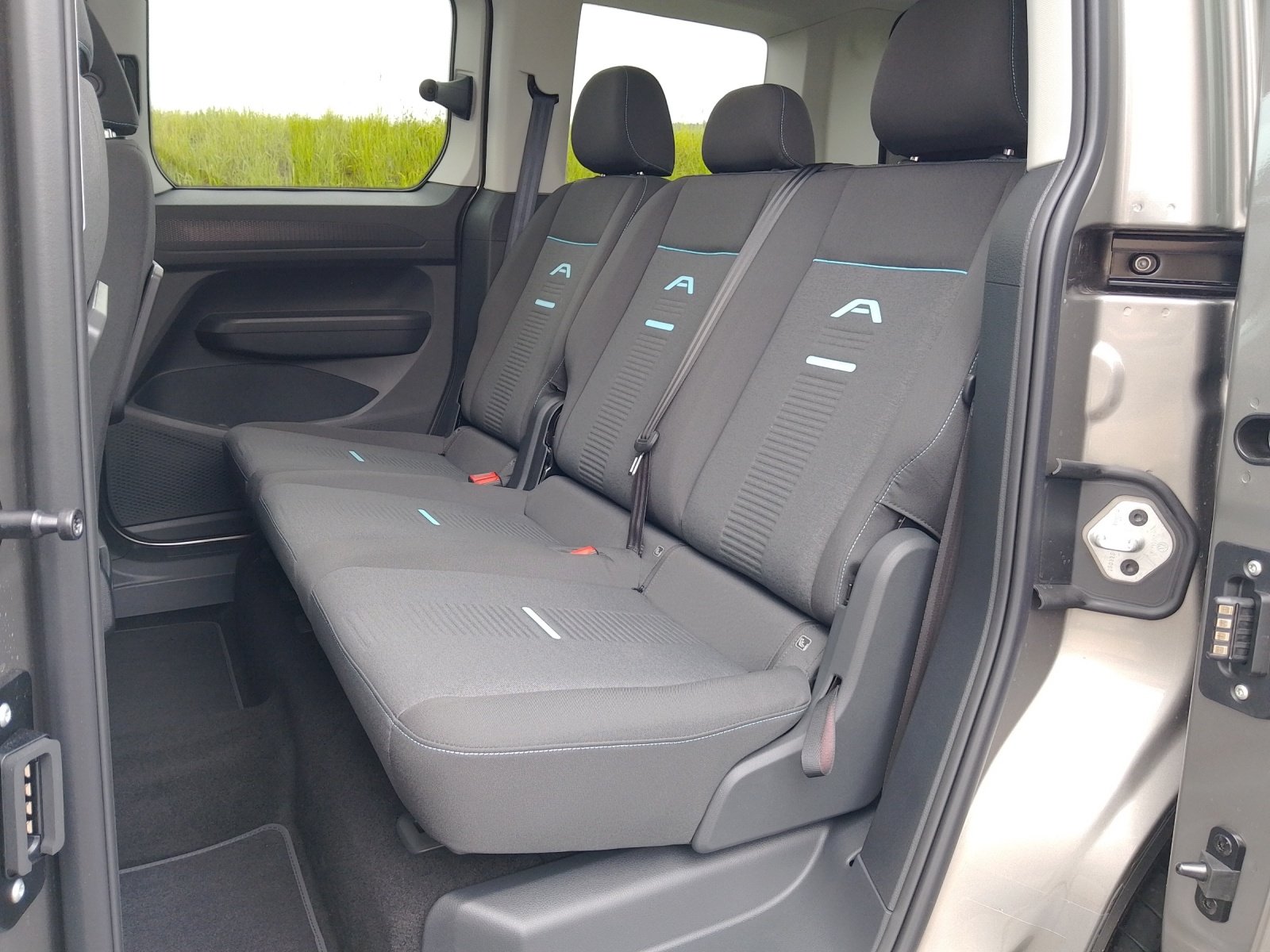 FORD Tourneo Connect 1.5 EcoBoost 150 Active PHEV, Plug-in-Hybrid Benzin/Elektro, Neuwagen, Automatik - 6
