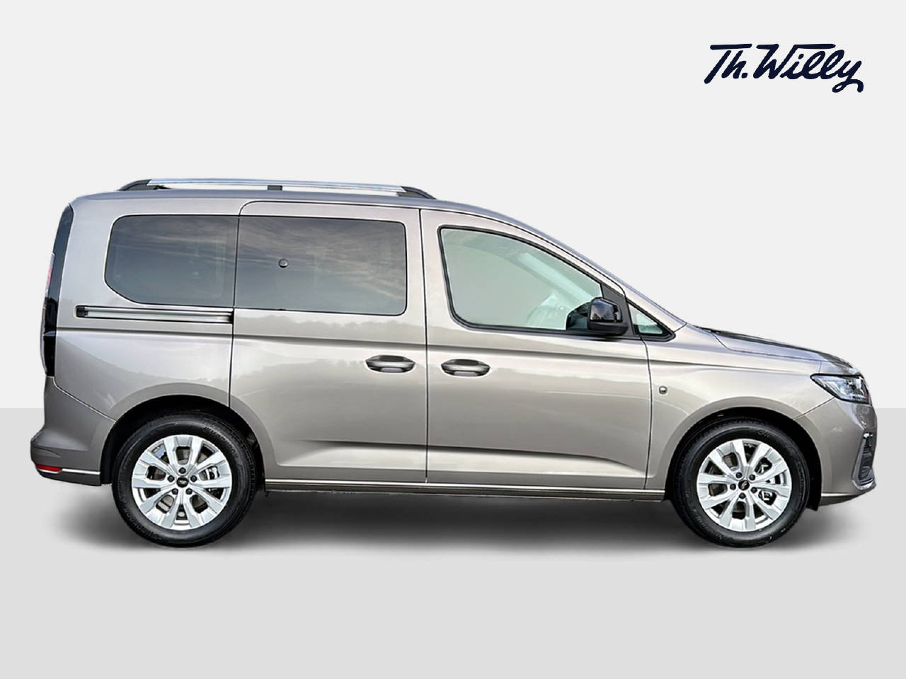 FORD Tourneo Connect 1.5 EcoBoost 150 Titanium PHEV, Plug-in-Hybrid Petrol/Electric, New car, Automatic - 6