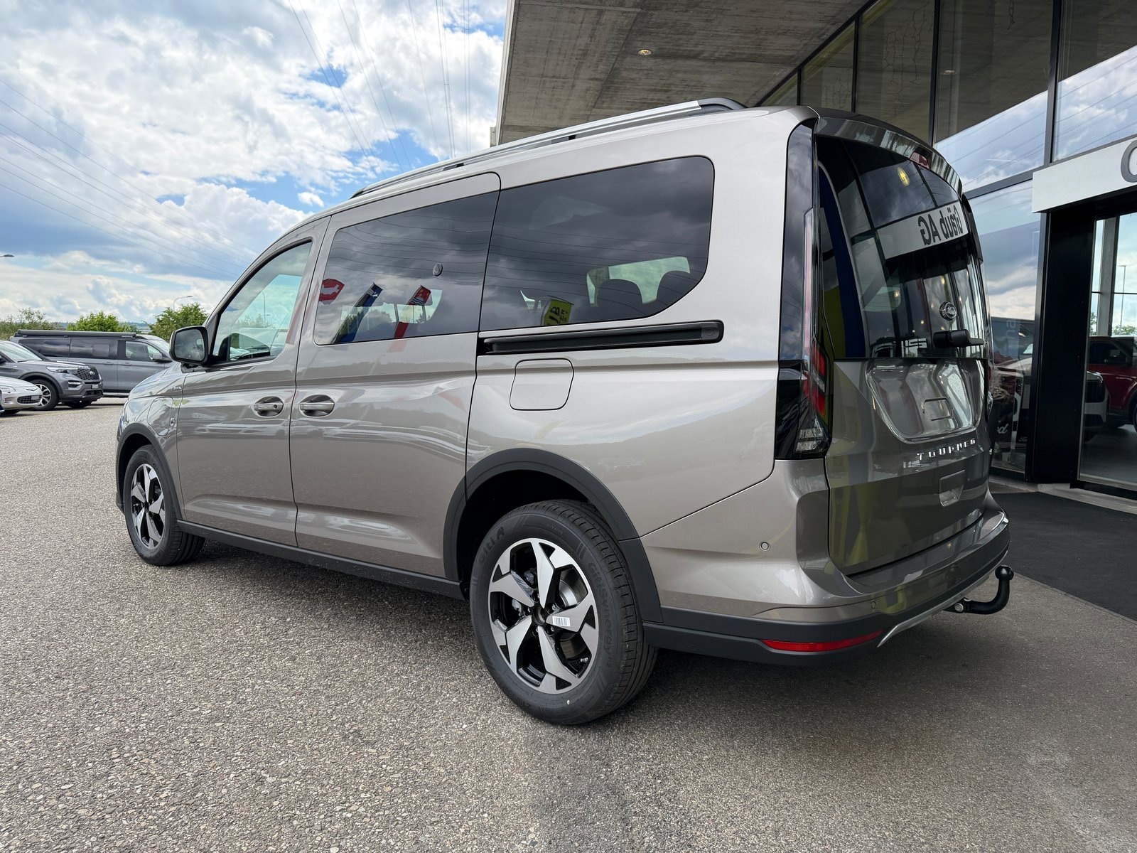 FORD Grand Tourneo Connect 1.5 PHEV Active Automat, Plug-in-Hybrid Benzin/Elektro, Neuwagen, Automatik - 5