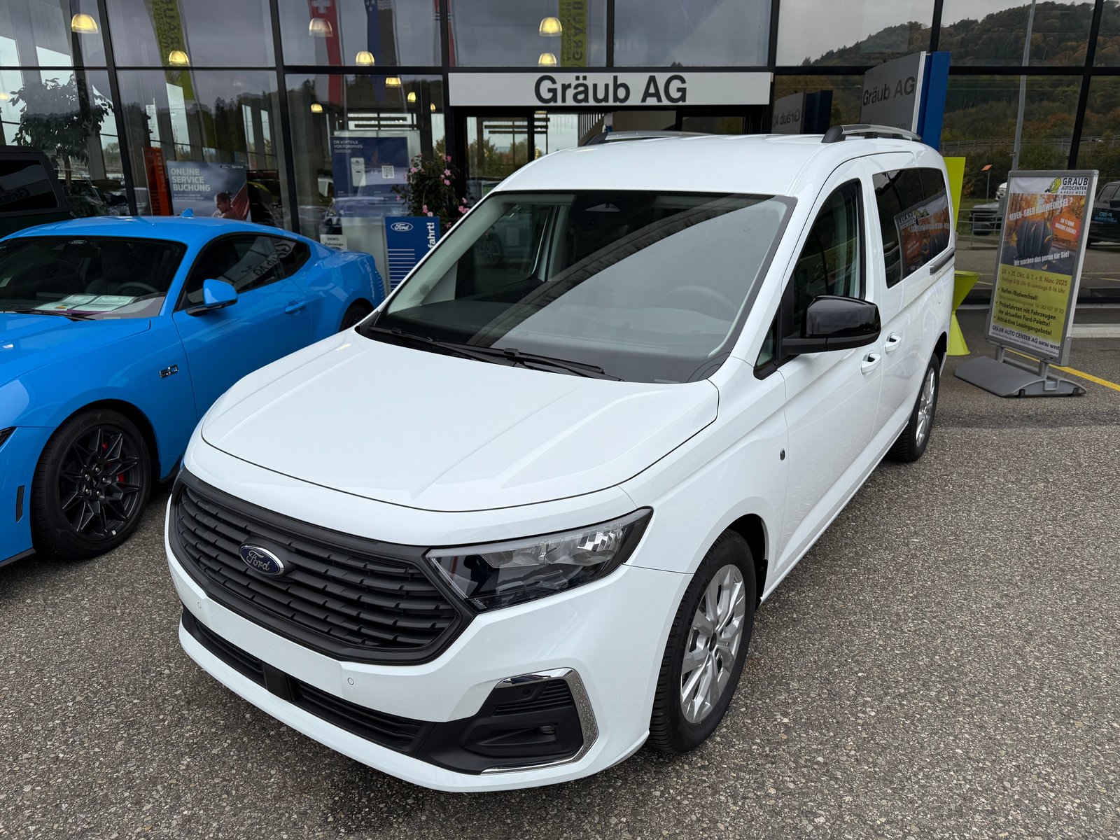 FORD Grand Tourneo Connect 2.0 EcoBlue Tit Rollstuhlumbau He, Diesel, New car, Automatic - 2