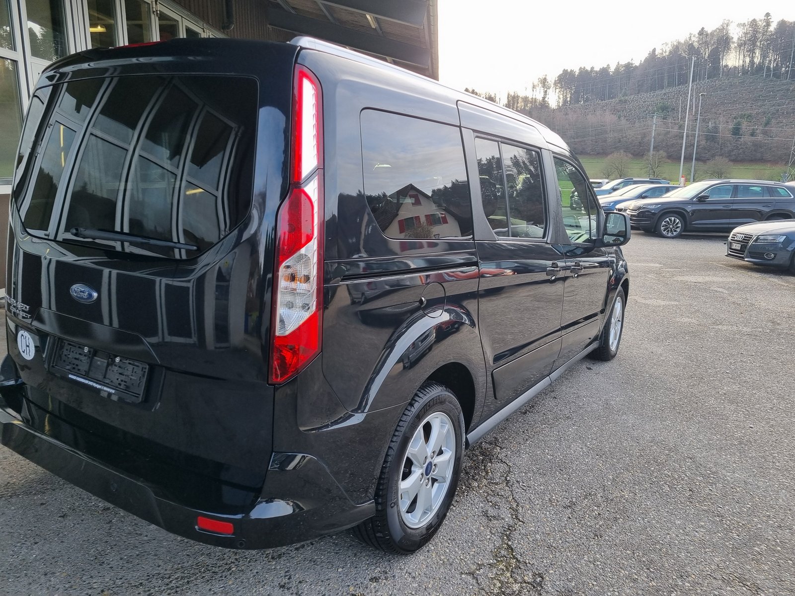 FORD Grand Tourneo Connect 1.5 TDCi Titanium, Diesel, Second hand / Used, Manual - 4
