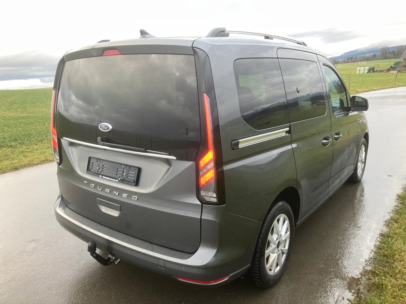 FORD Tourneo Connect 2.0 EcoBlue Titanium Automat, Diesel, Occasion / Gebraucht, Automatik - 3
