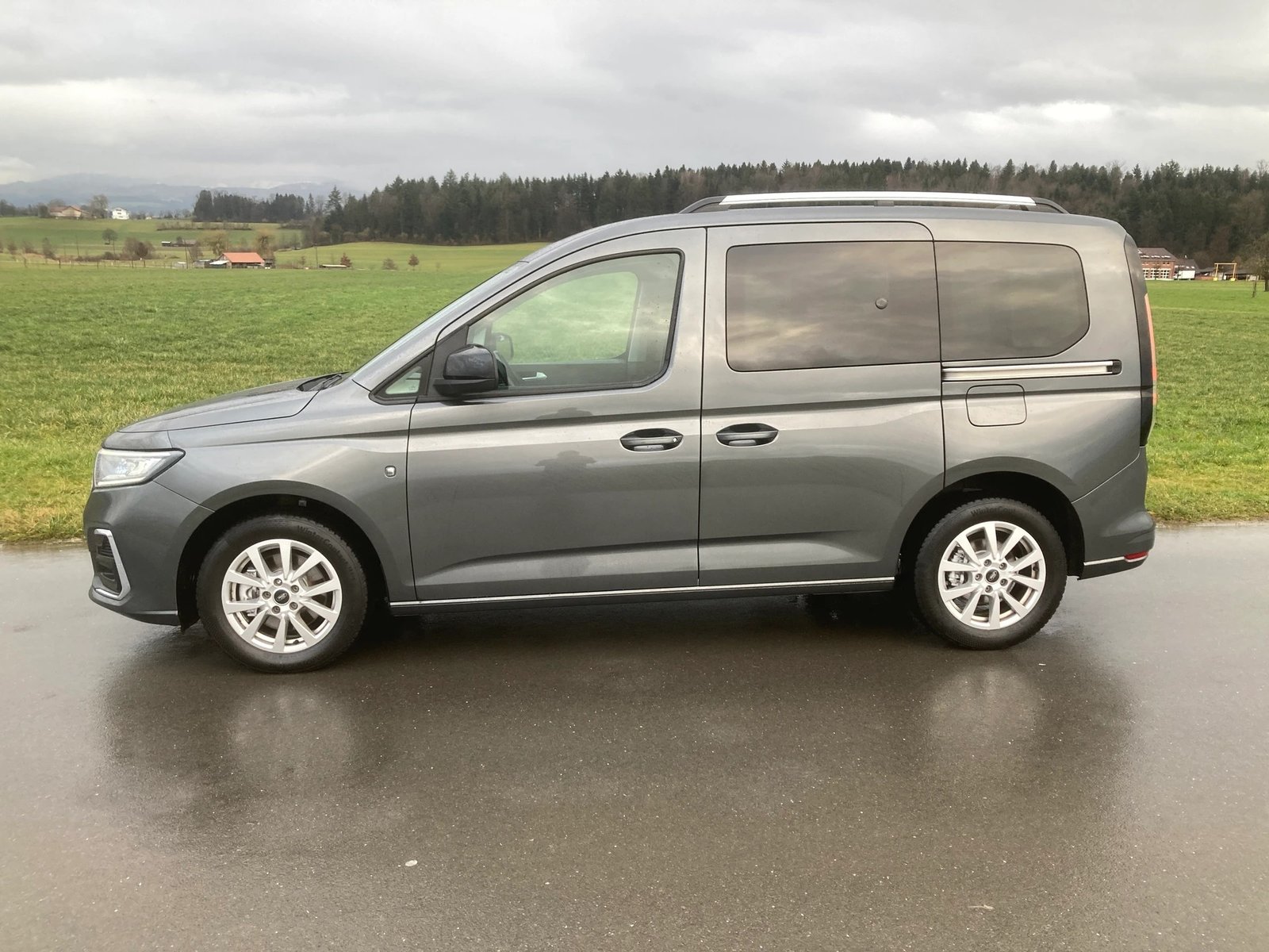 FORD Tourneo Connect 2.0 EcoBlue Titanium Automat, Diesel, Occasion / Gebraucht, Automatik - 5