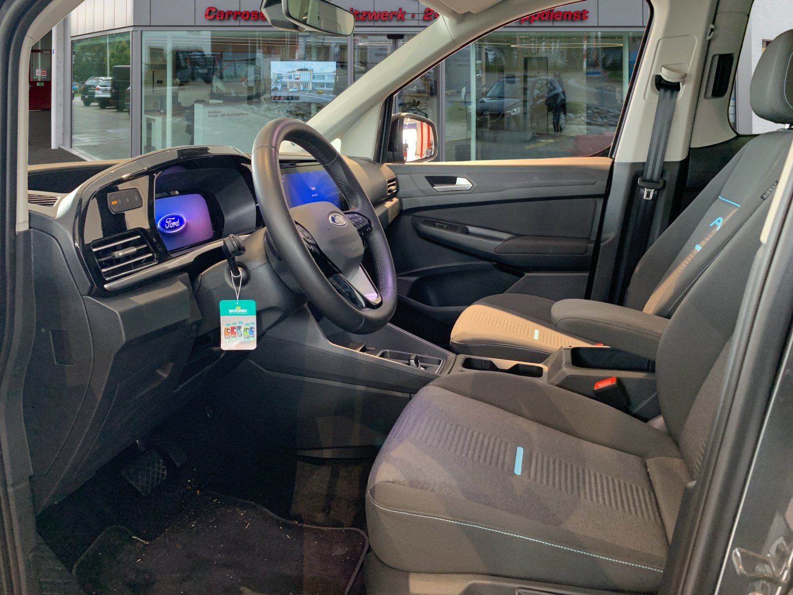 FORD Tourneo Connect 1.5 EcoBoost 150 Active PHEV, Hybride Rechargeable Essence/Électricité, Occasion / Utilisé, Automatique - 7