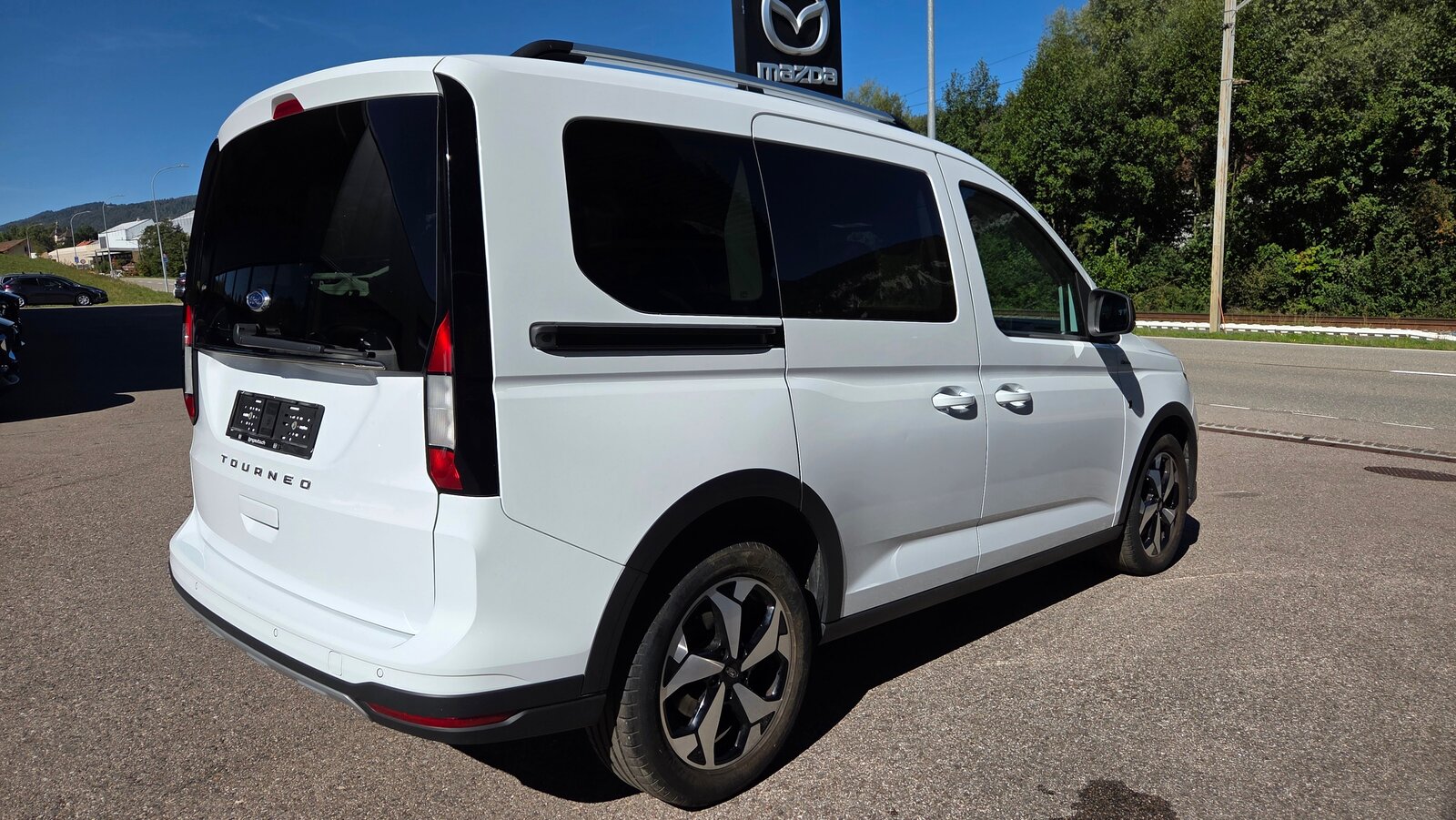 FORD Tourneo Connect 2.0 EcoBlue Active, Diesel, Occasion / Utilisé, Manuelle - 5