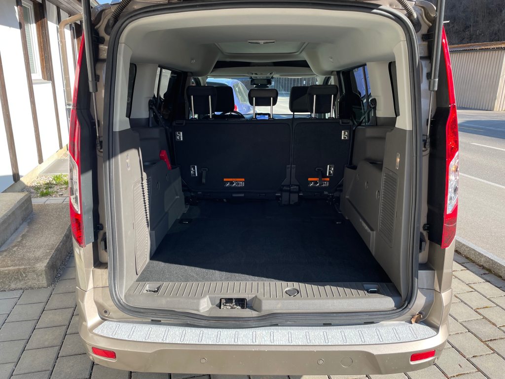 FORD TOURNEO CONNECT Grand CONNECT 1.5 EcoBlue 120 Titanium, Diesel, Occasion / Utilisé, Automatique - 6