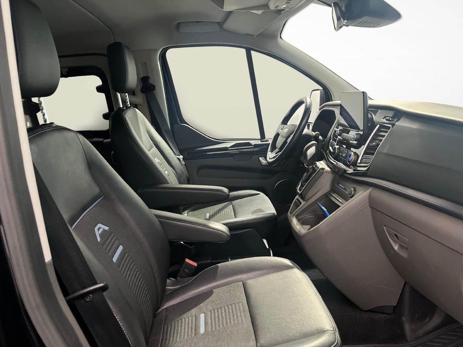 FORD Tourneo C Bus 320 L1 2.0 TDCi 185 Active, Diesel, Occasioni / Usate, Automatico - 5