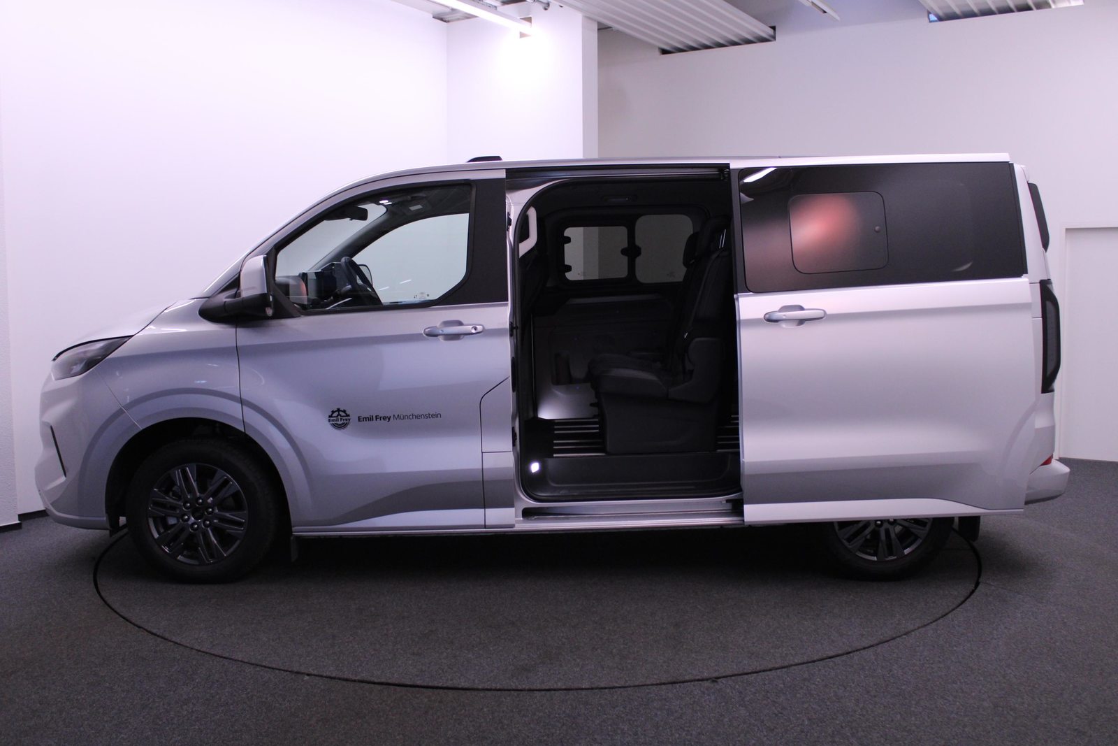 FORD Tourneo C Bus 320 L1 2.0 EcoBlue 170 Titanium, Diesel, Voiture de démonstration, Automatique - 3