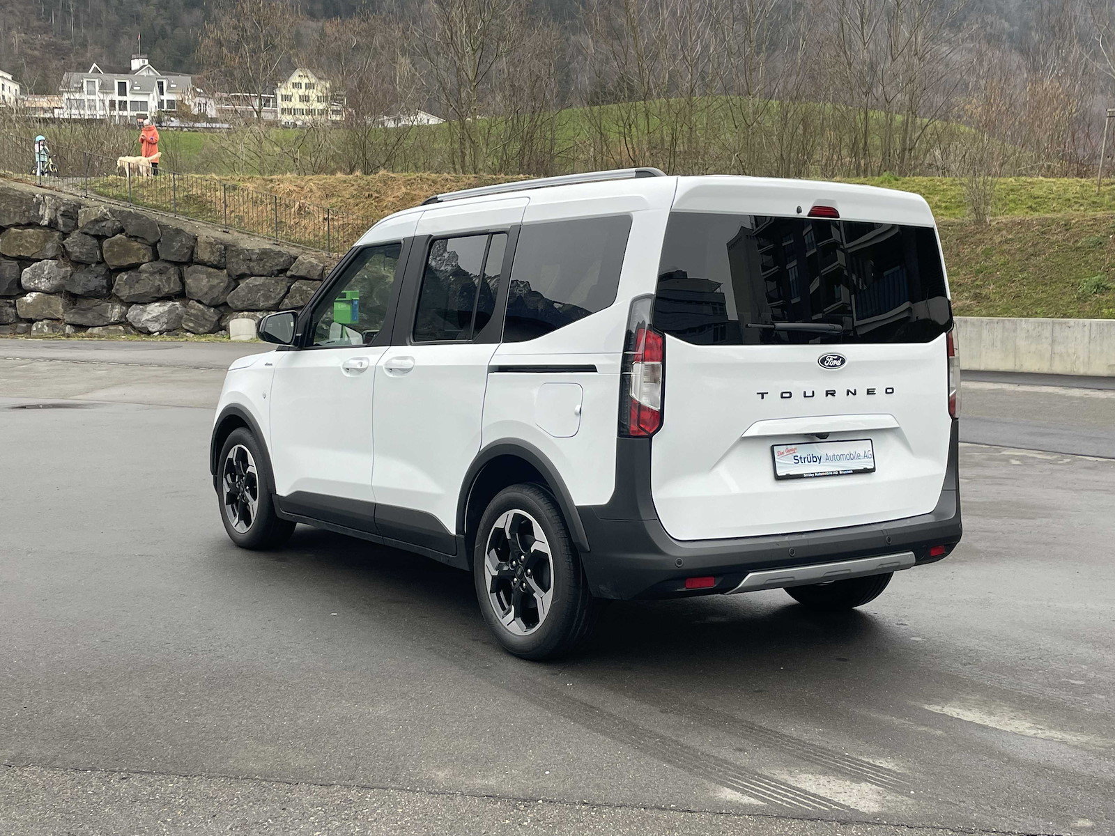 FORD Tourneo Courier 1.0 EcoBoost Active, Essence, Voiture nouvelle, Manuelle - 4
