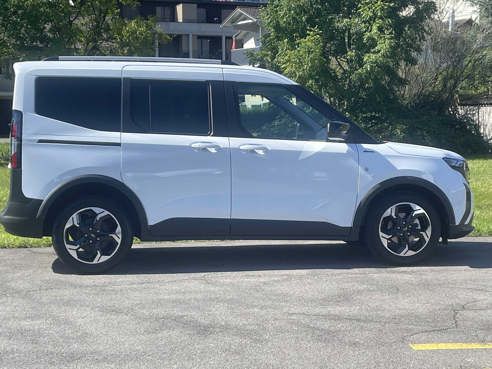 FORD Tourneo Courier 1.0 EcoBoost Active, Essence, Voiture nouvelle, Manuelle - 6