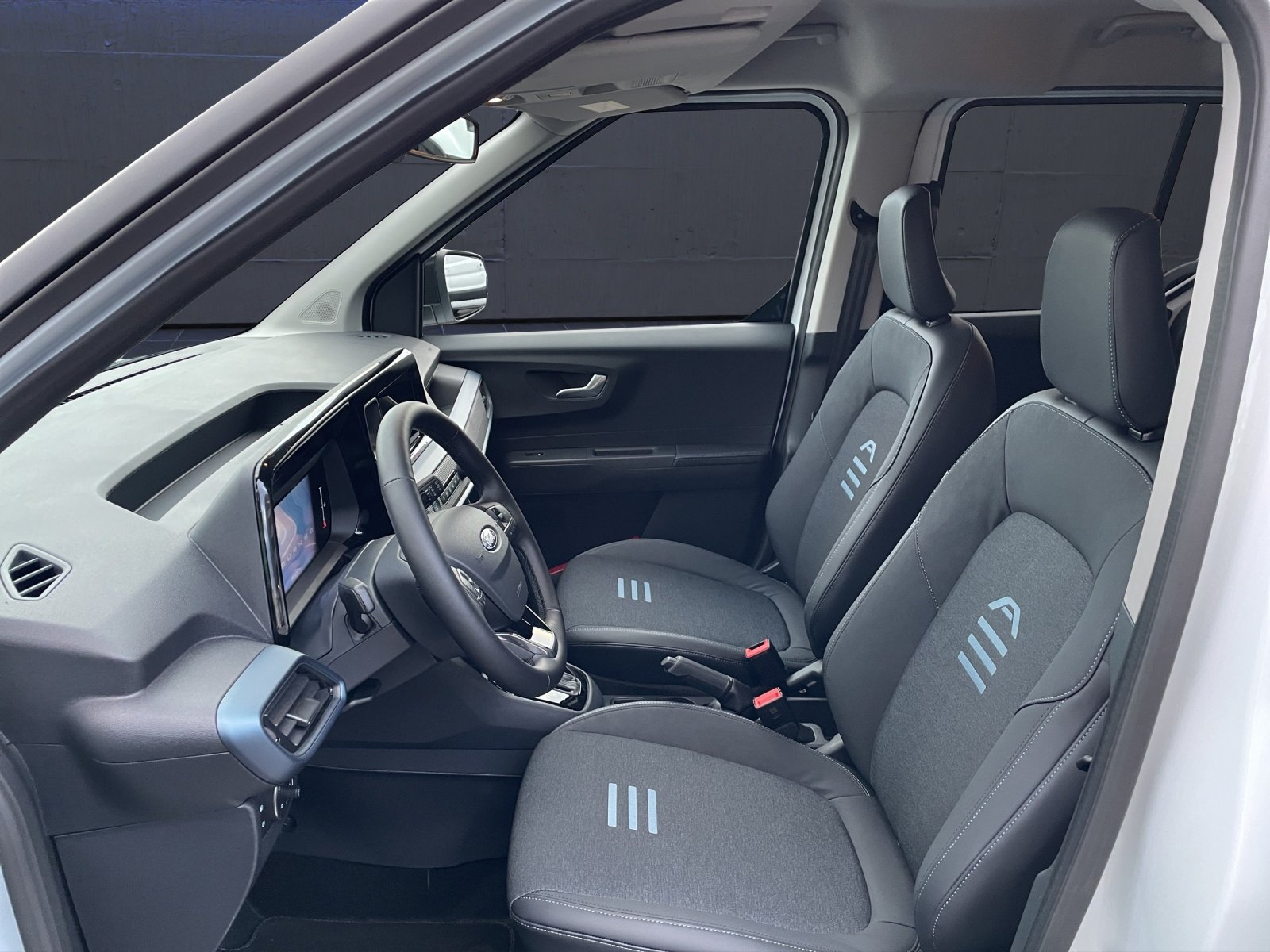FORD Tourneo Courier 1.0i EcoBoost 125 PS Active AUTOMAT, Petrol, New car, Automatic - 7