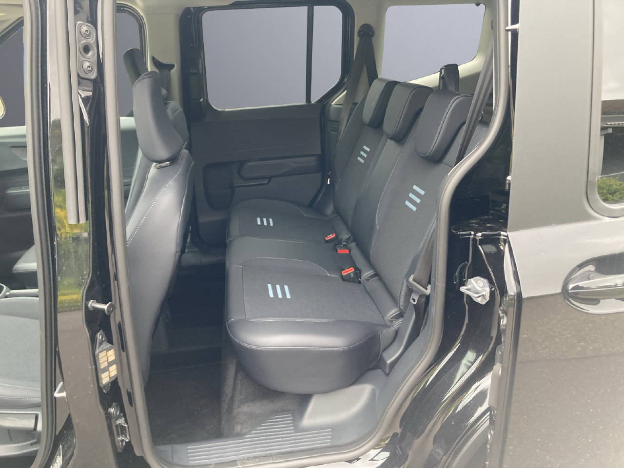 FORD Tourneo Courier 1.0 EcoBoost Active, Petrol, New car, Automatic - 6