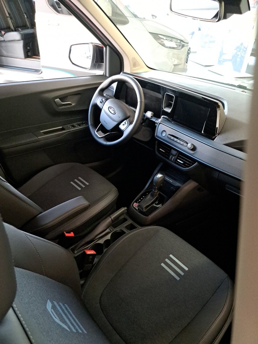 FORD Tourneo Courier 1.0 EcoBoost Active, Essence, Voiture nouvelle, Automatique - 5