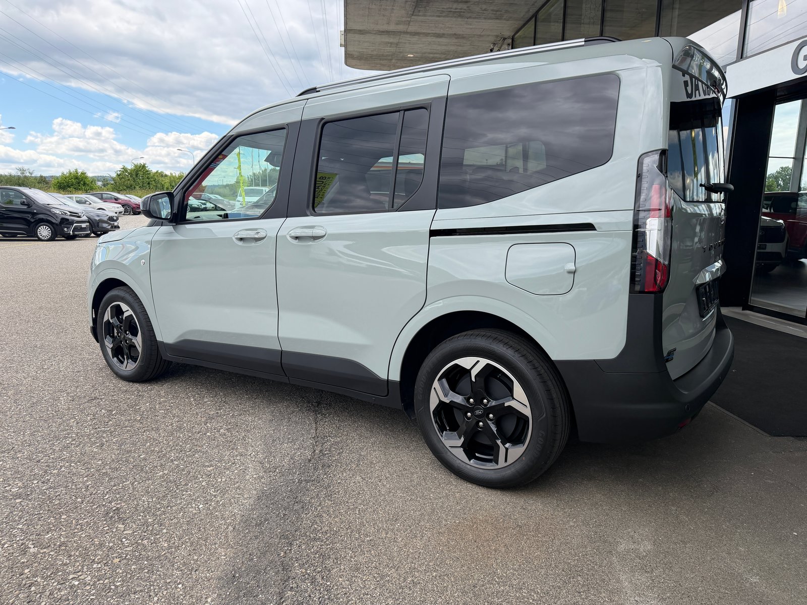FORD Tourneo Courier Elektro 54kWh Titanium, Electric, New car, Automatic - 5