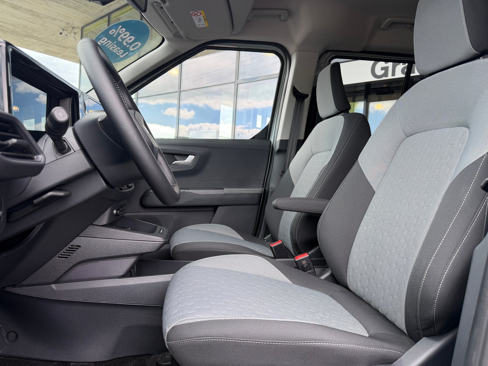 FORD Tourneo Courier Elektro 54kWh Titanium, Electric, New car, Automatic - 7