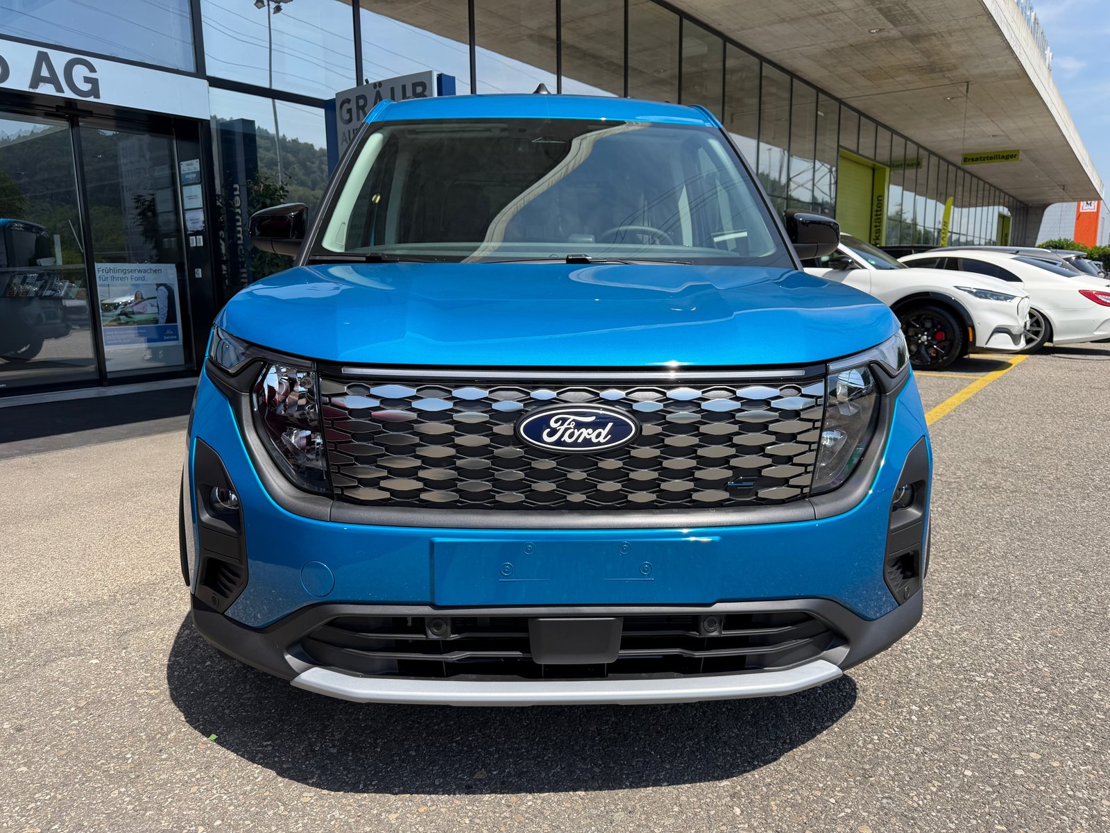 FORD Tourneo Courier Elektro 54kWh Active, Elettrica, Auto nuove, Automatico - 2