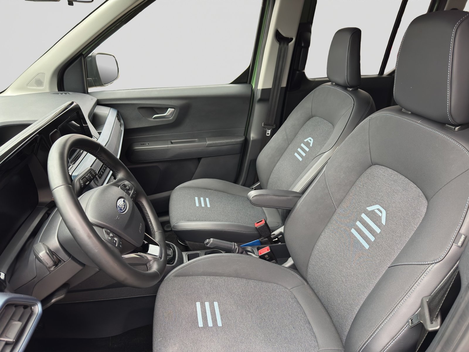 FORD Tourneo Courier 1.0 EcoBoost Active Automat, Essence, Occasion / Utilisé, Automatique - 6