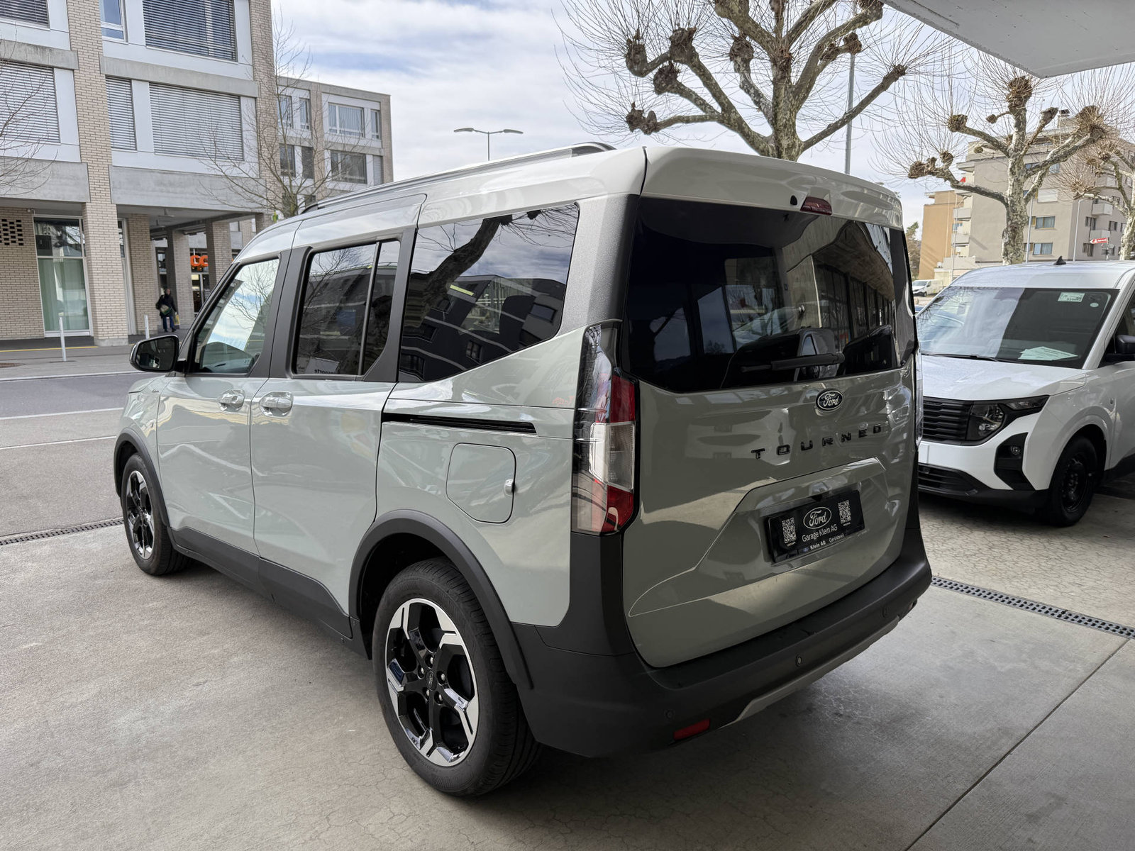 FORD Tourneo Courier 1.0 EcoBoost Active, Benzin, Occasion / Gebraucht, Automatik - 3